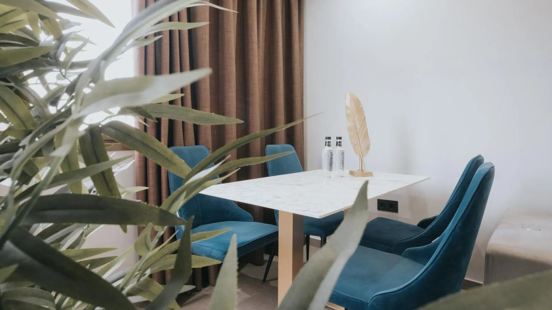 Poem Apartments, Las Canteras contacts